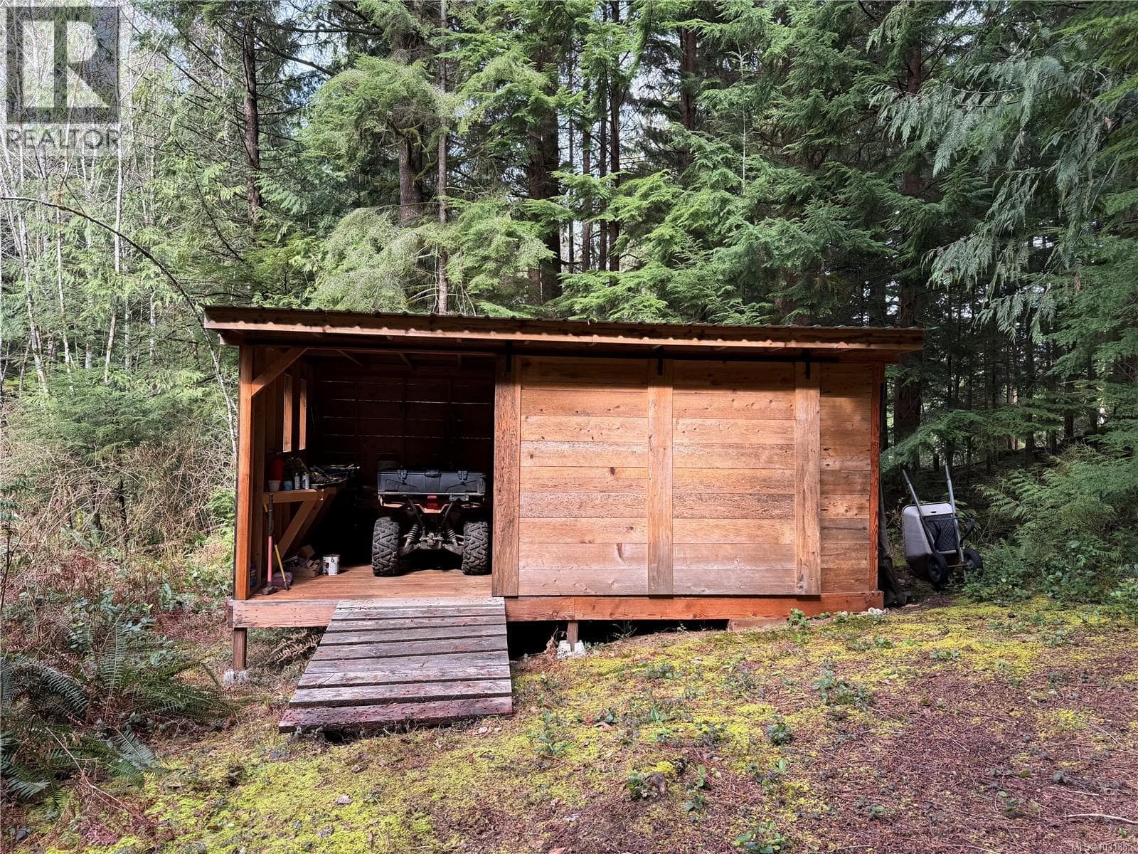 58 BUSBY ISLAND, Vancouver Island — photo 4