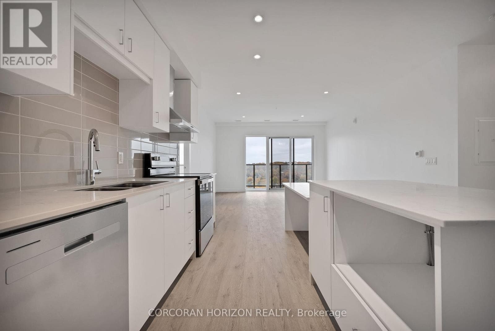 15 GLEBE Street Unit# 1904, Toronto — photo 2