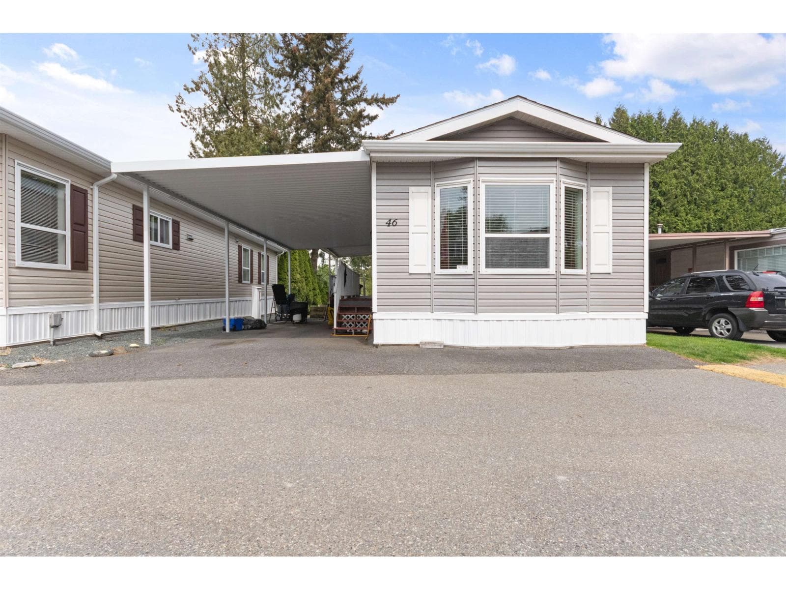 46 24330 FRASER HIGHWAY in Hopington