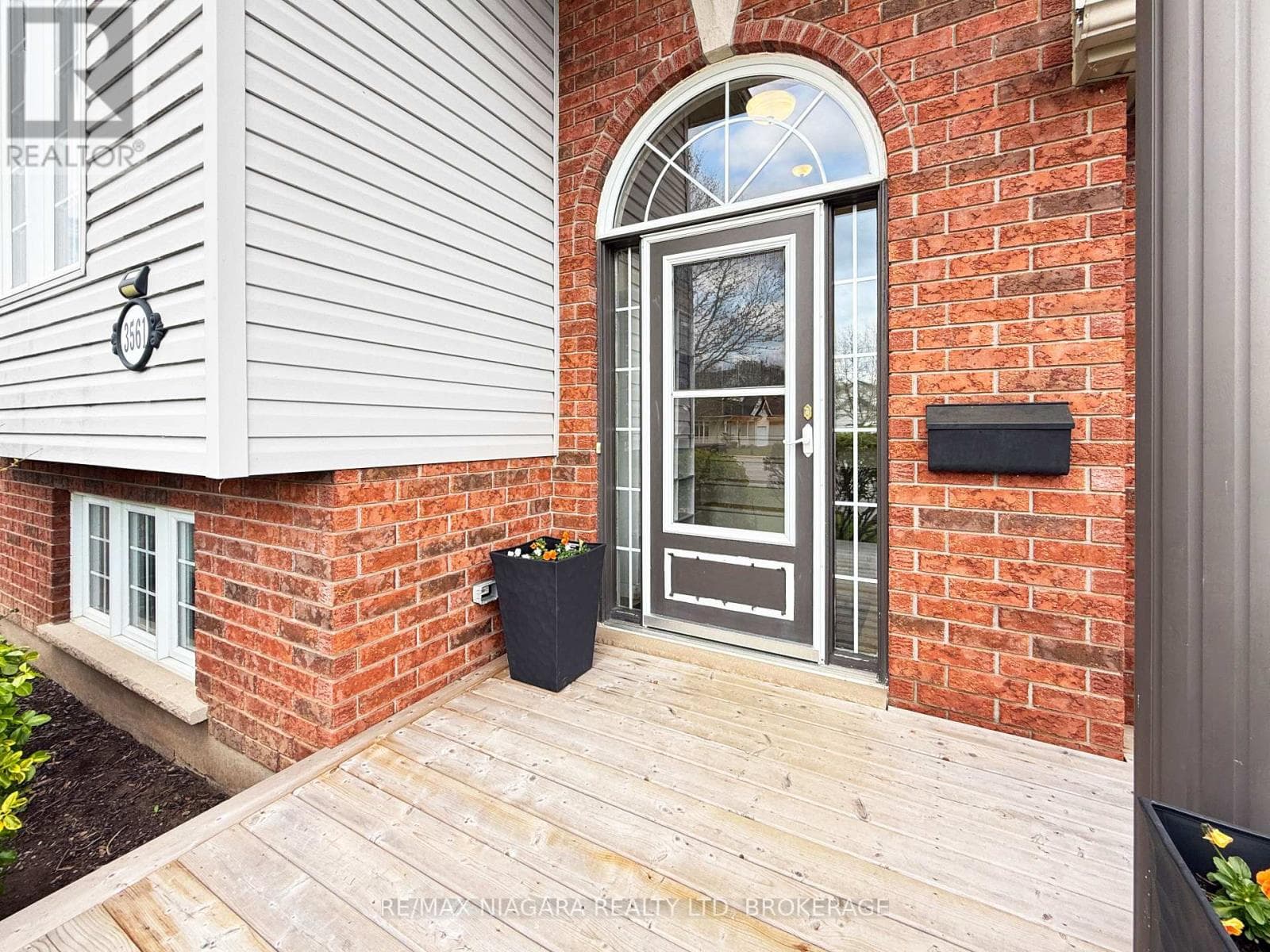 3561 CARVER STREET, Niagara — photo 3