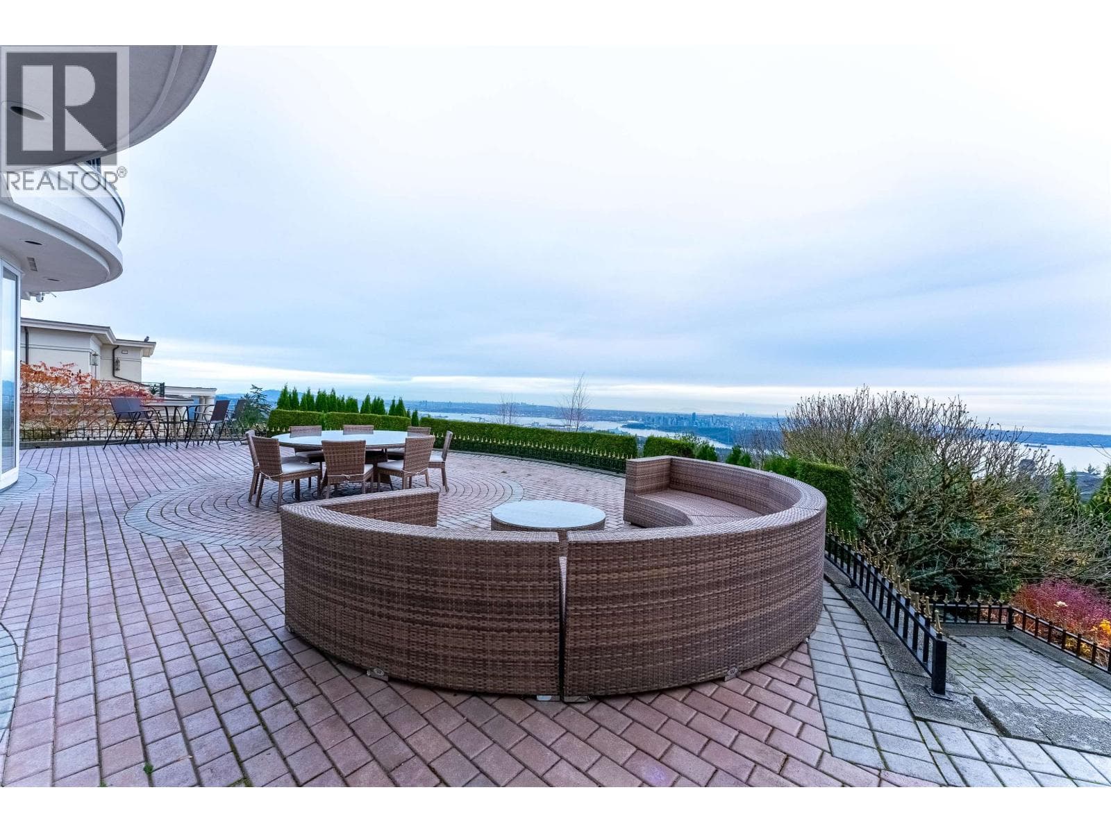1409 CHARTWELL DRIVE, Greater Vancouver — photo 2