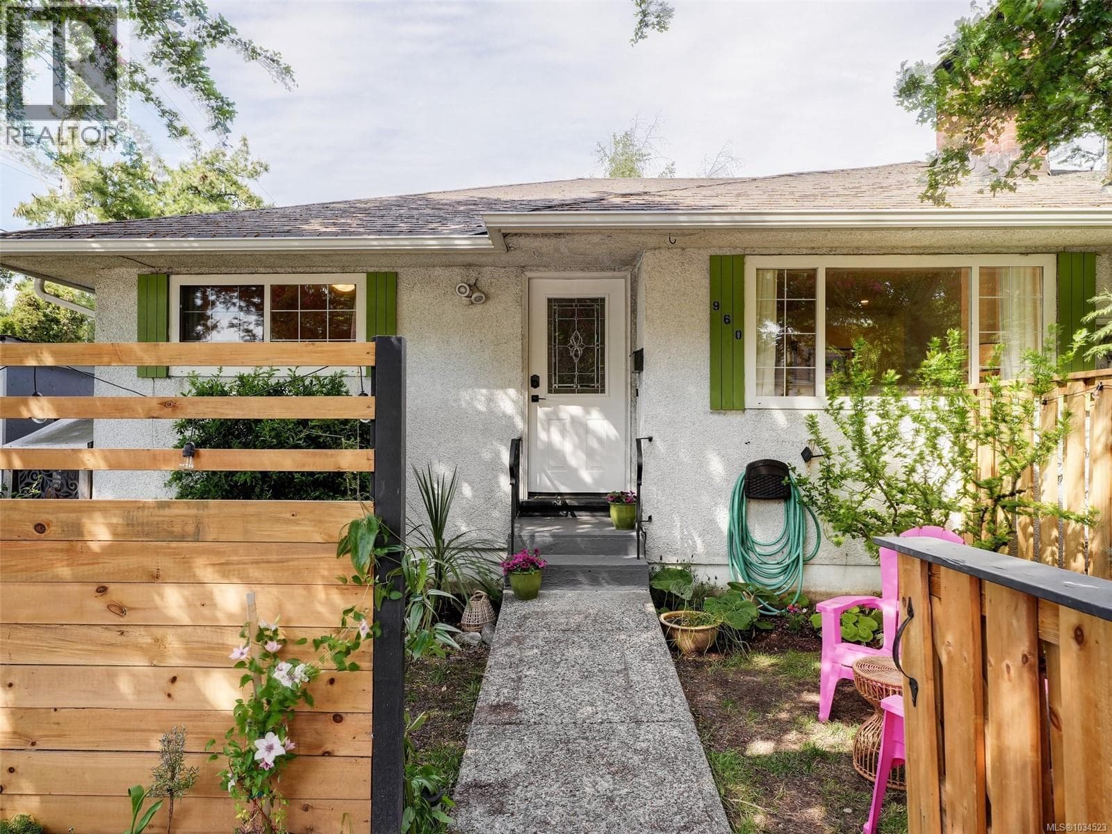 960 Selkirk Ave in 