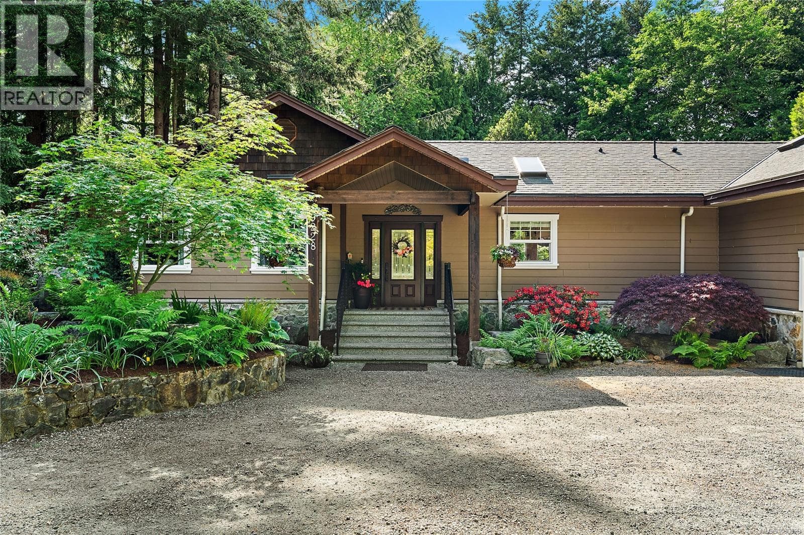 9228 Jura Rd, Victoria — photo 2