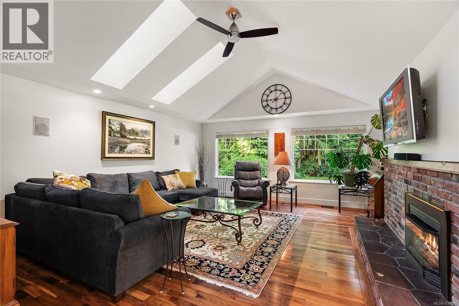 9228 Jura Rd, Victoria — photo 3