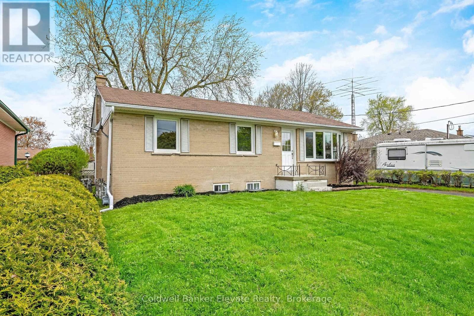 39 MCGILVRAY CRESCENT, Toronto — photo 2