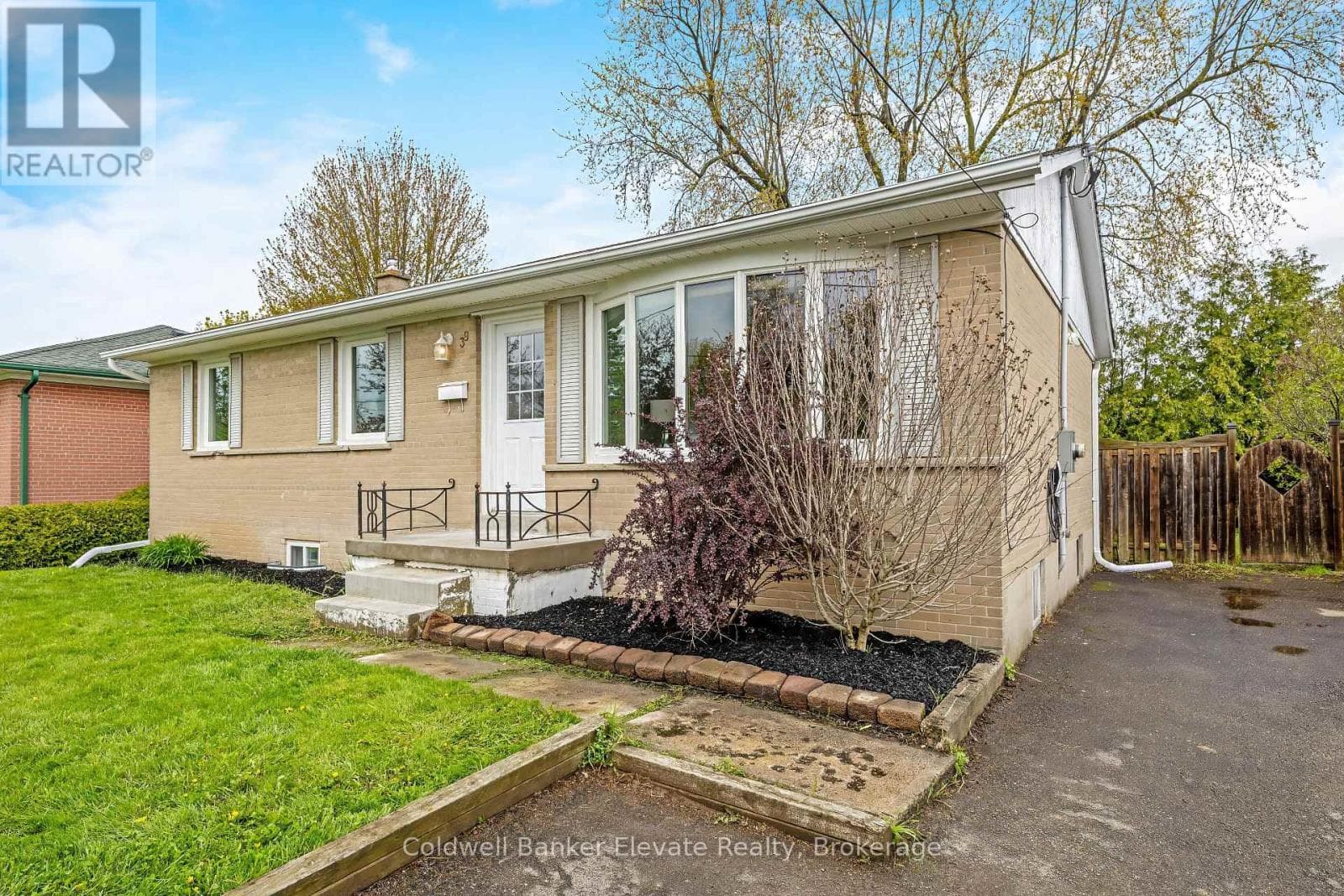 39 MCGILVRAY CRESCENT, Toronto — photo 4
