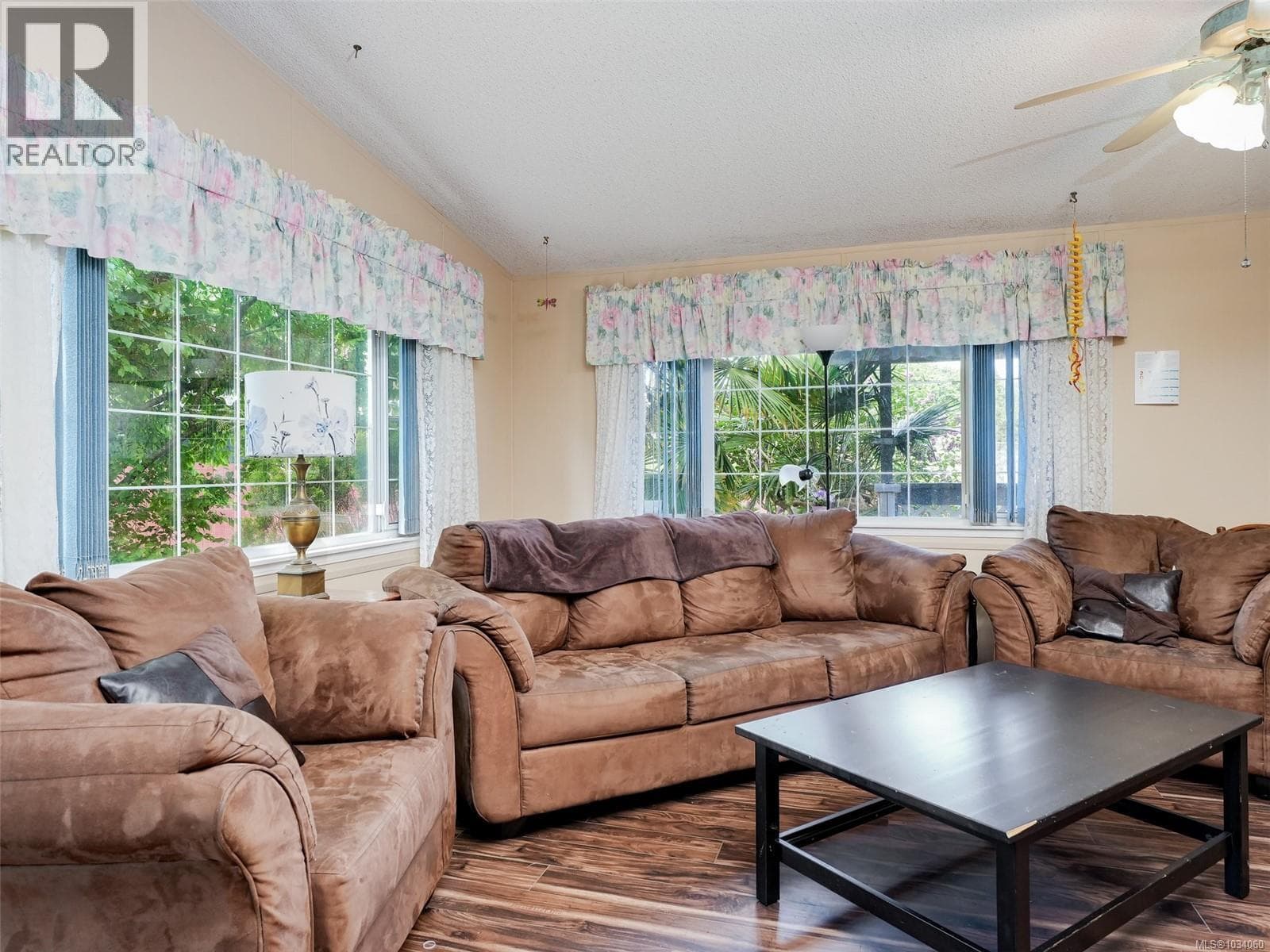 2 2741 Stautw Rd, Victoria — photo 3