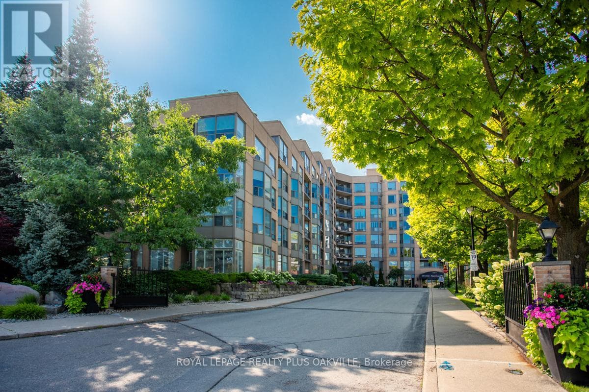 207 - 2511 LAKESHORE ROAD W in Bronte