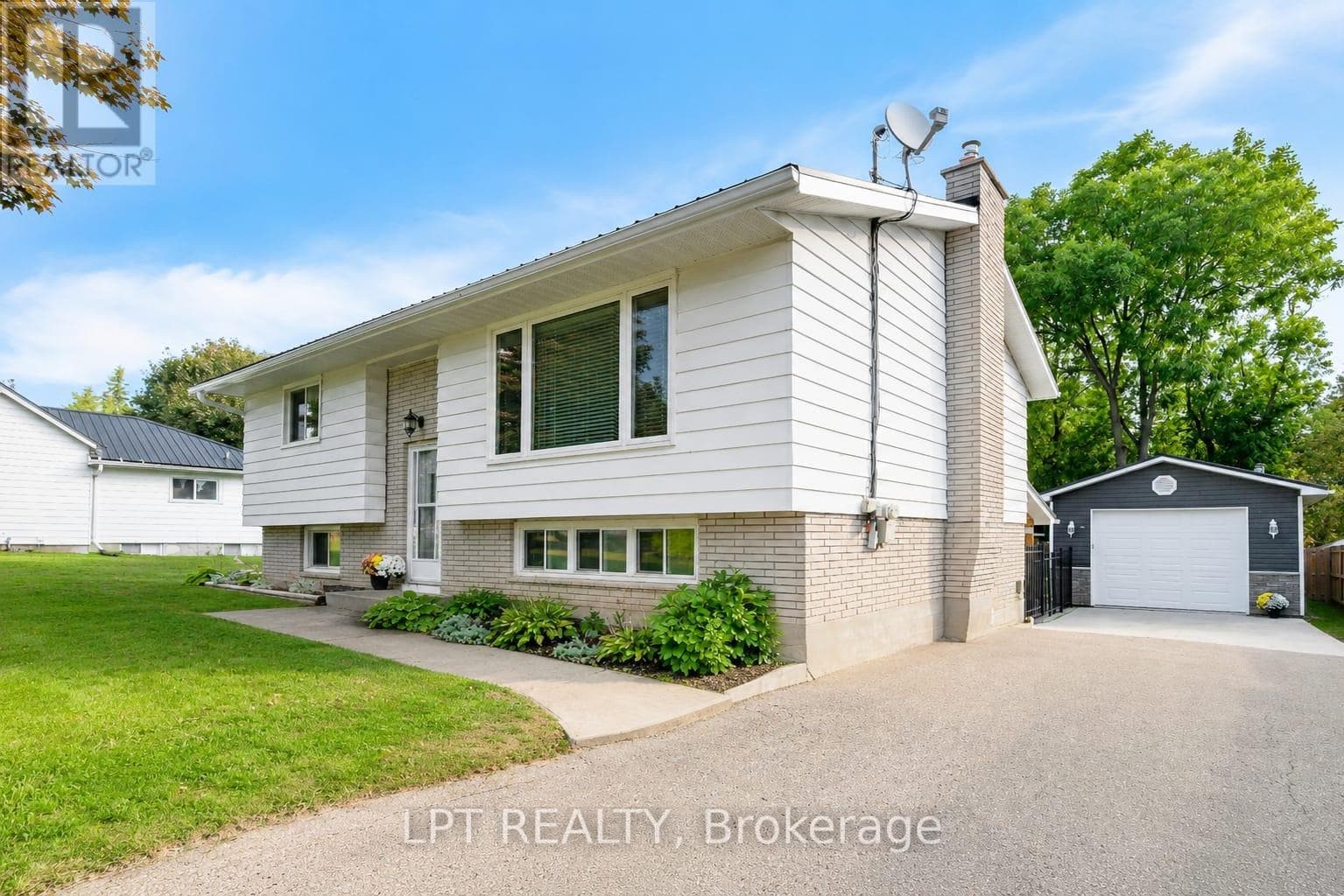 56 ST. PATRICK STREET, Toronto — photo 2