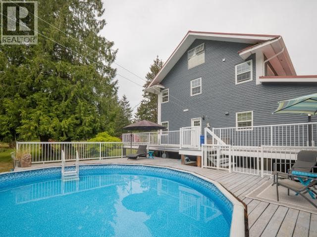 10067 HIGHWAY 101, Powell River — photo 2