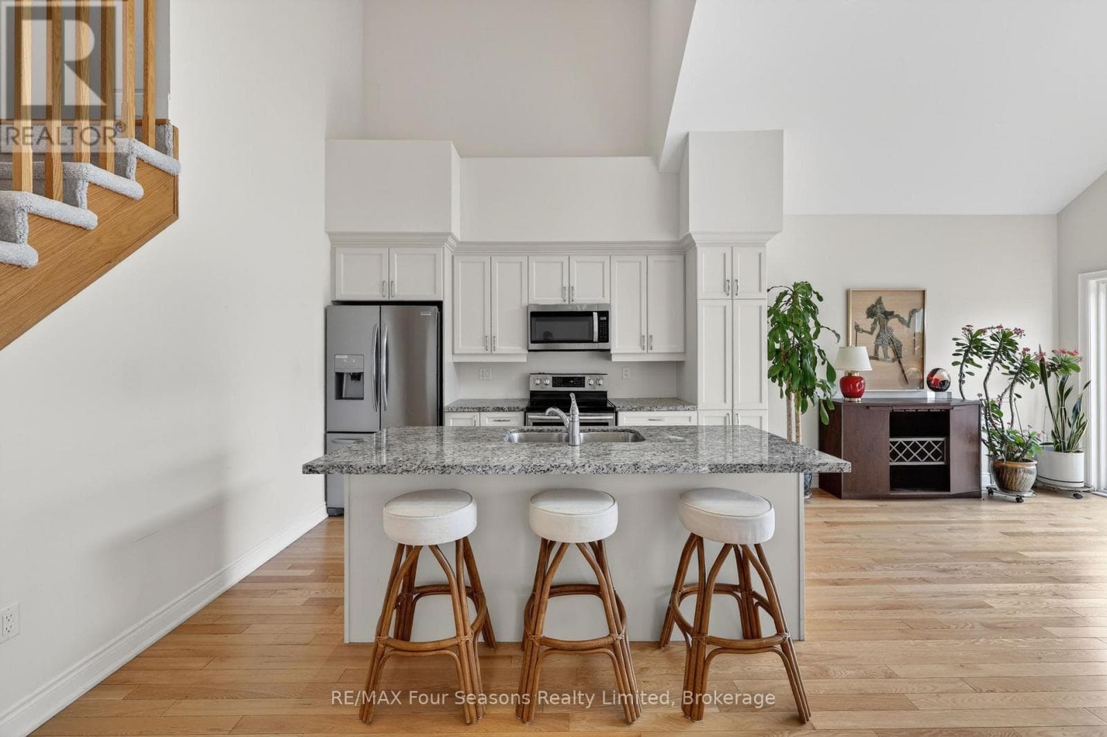 100 KARI CRESCENT, OnePoint — photo 2