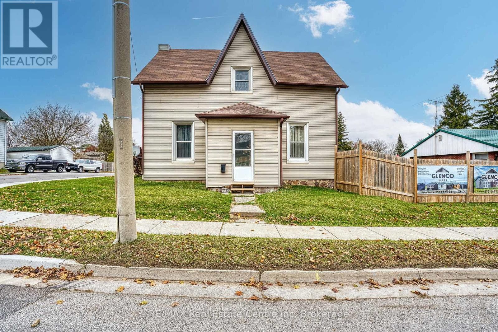 745 MAIN Street W in 