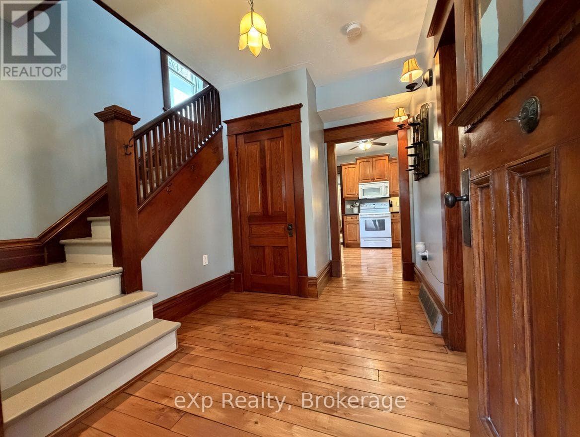 625 GIBSON STREET, OnePoint — photo 2