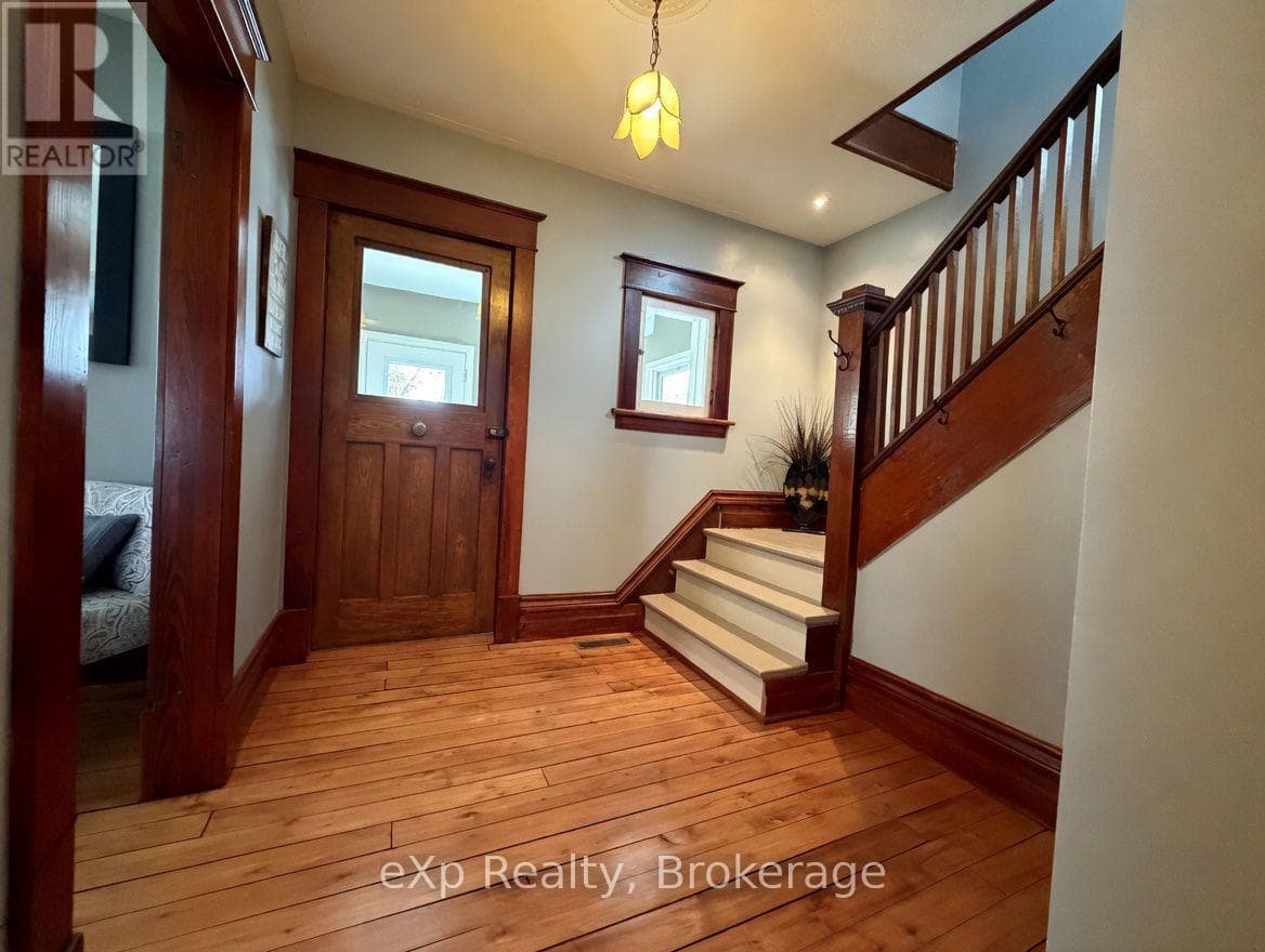 625 GIBSON STREET, OnePoint — photo 3