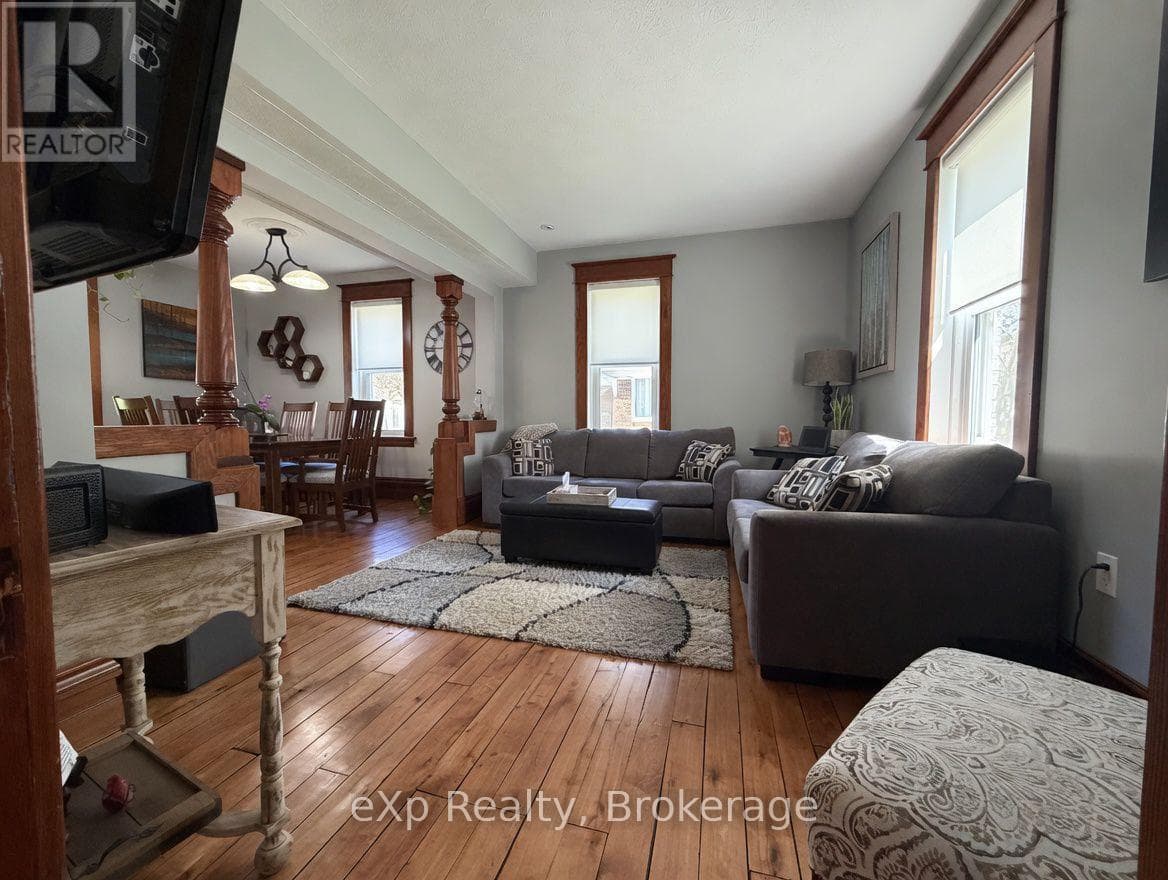 625 GIBSON STREET, OnePoint — photo 4
