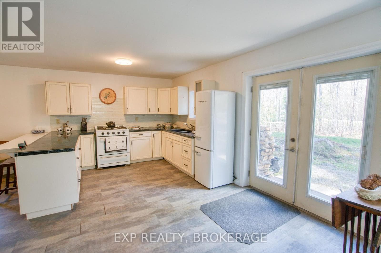 371 SHERBROOKE DRIVE, Kingston — photo 3