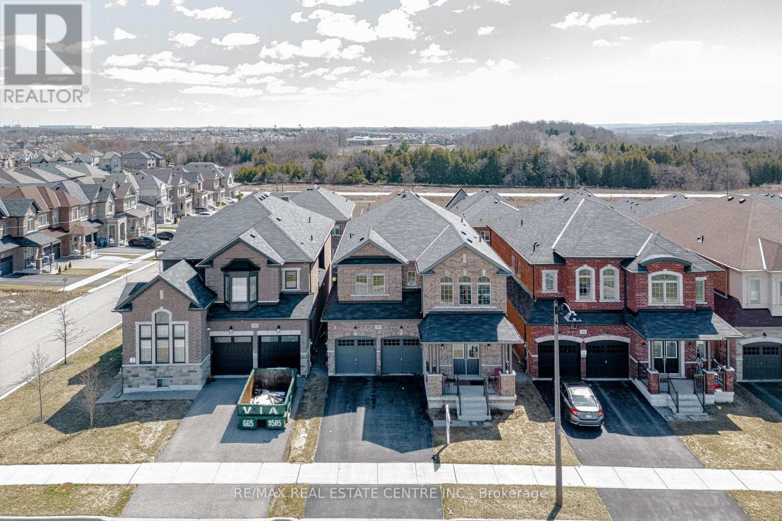 45 CARONDALE SQUARE in Queensville-Sharon-HL
