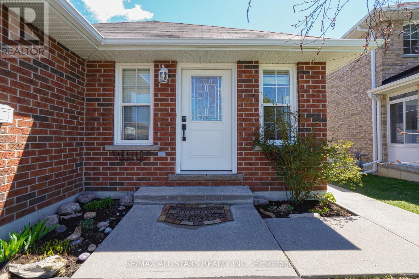 14 LAURENT BOULEVARD, Central Lakes — photo 2