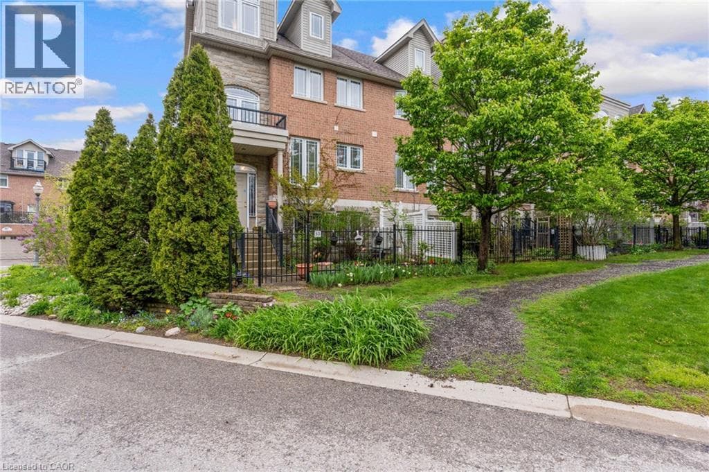 53 GROSVENOR LANE in Galt City Centre/South Galt