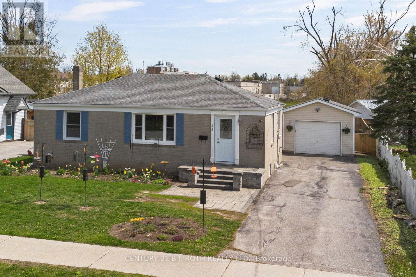 25 SKYLINE DRIVE, Toronto — photo 2