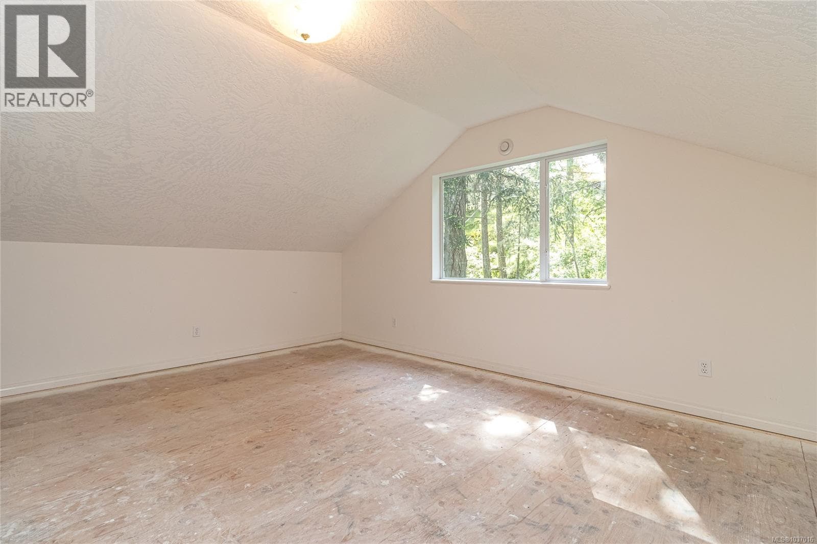 609 Taurus Dr, Victoria
