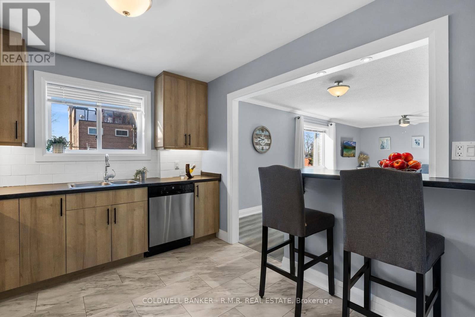 201 - 26 SPENCER STREET E, Central Lakes — photo 5