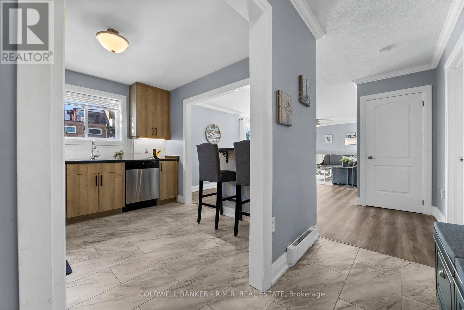 201 - 26 SPENCER STREET E, Central Lakes