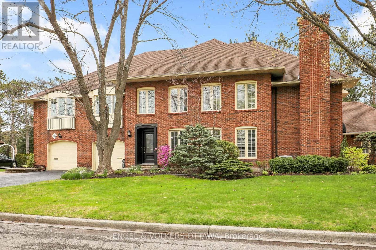 34 CHATSWORTH CRESCENT, Ottawa — photo 2