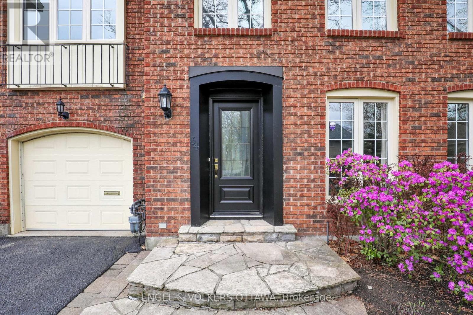 34 CHATSWORTH CRESCENT, Ottawa — photo 3