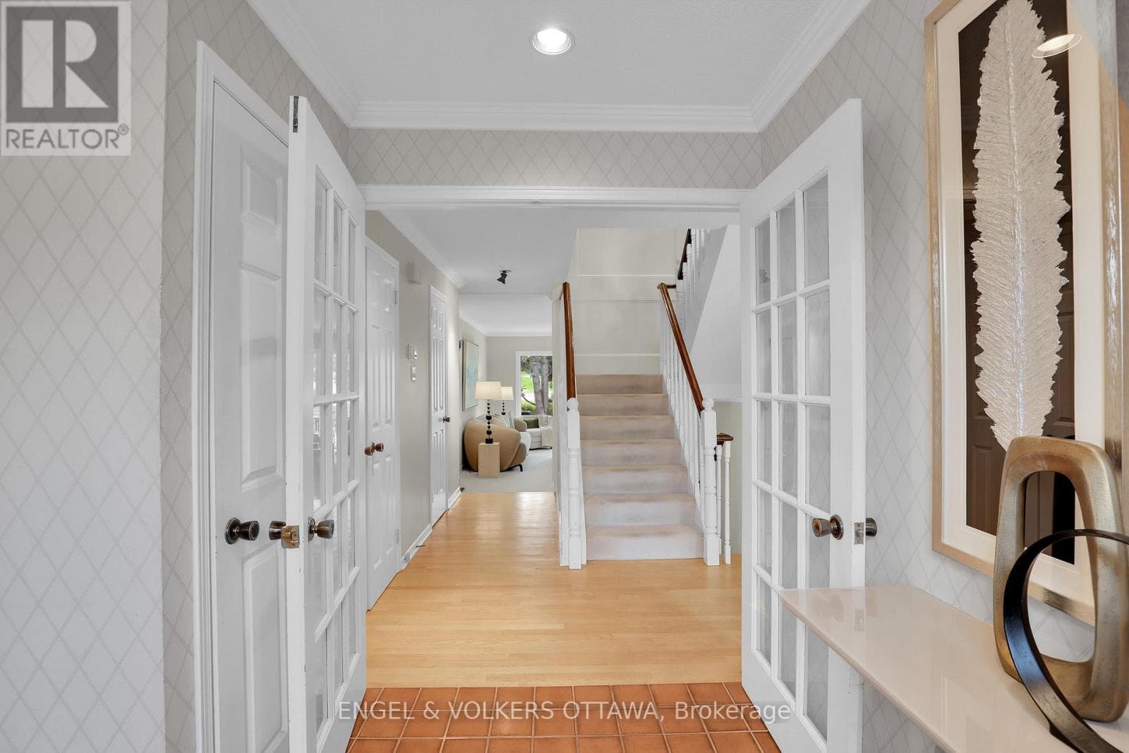 34 CHATSWORTH CRESCENT, Ottawa — photo 4