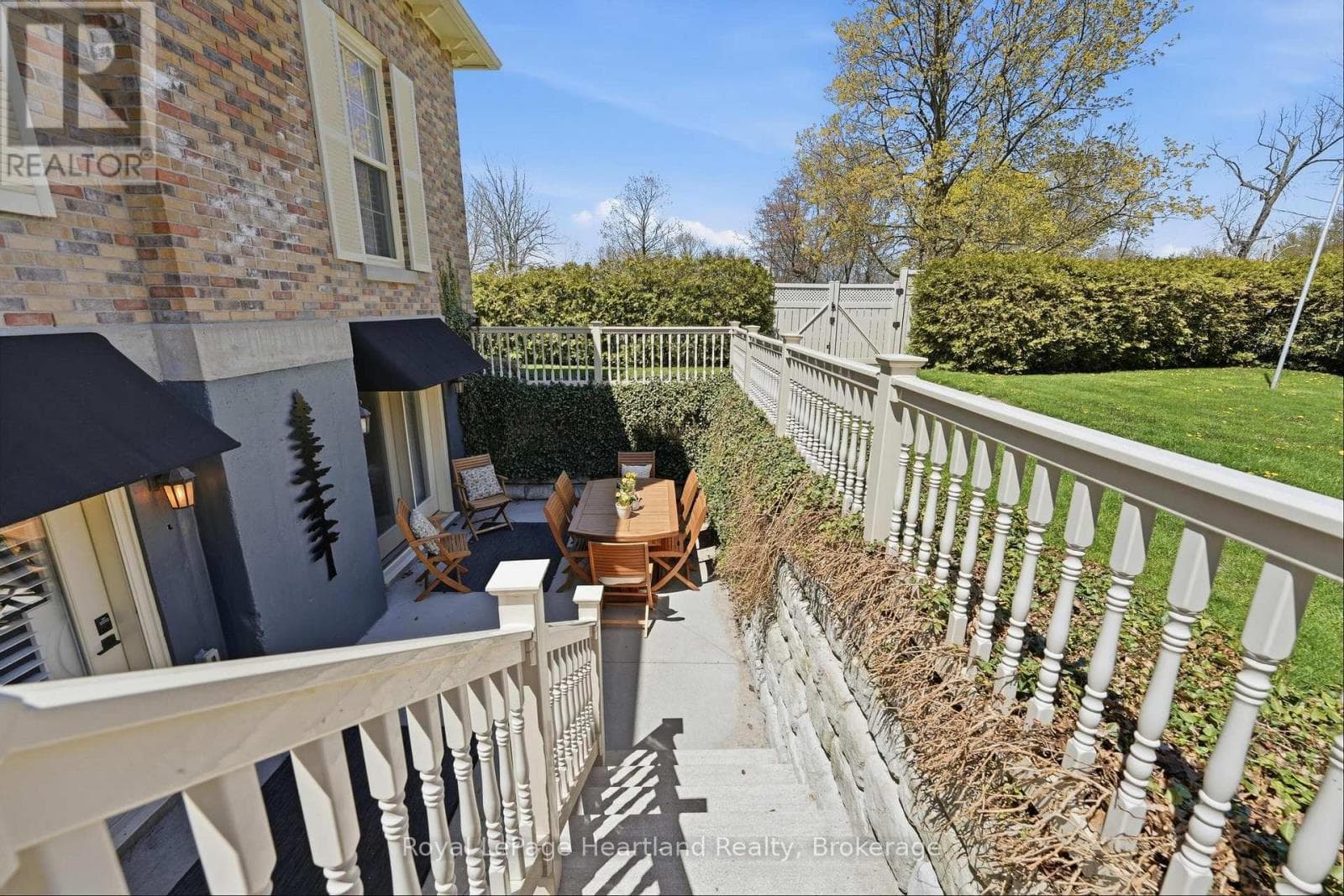5 COBOURG STREET UNIT 100 in 