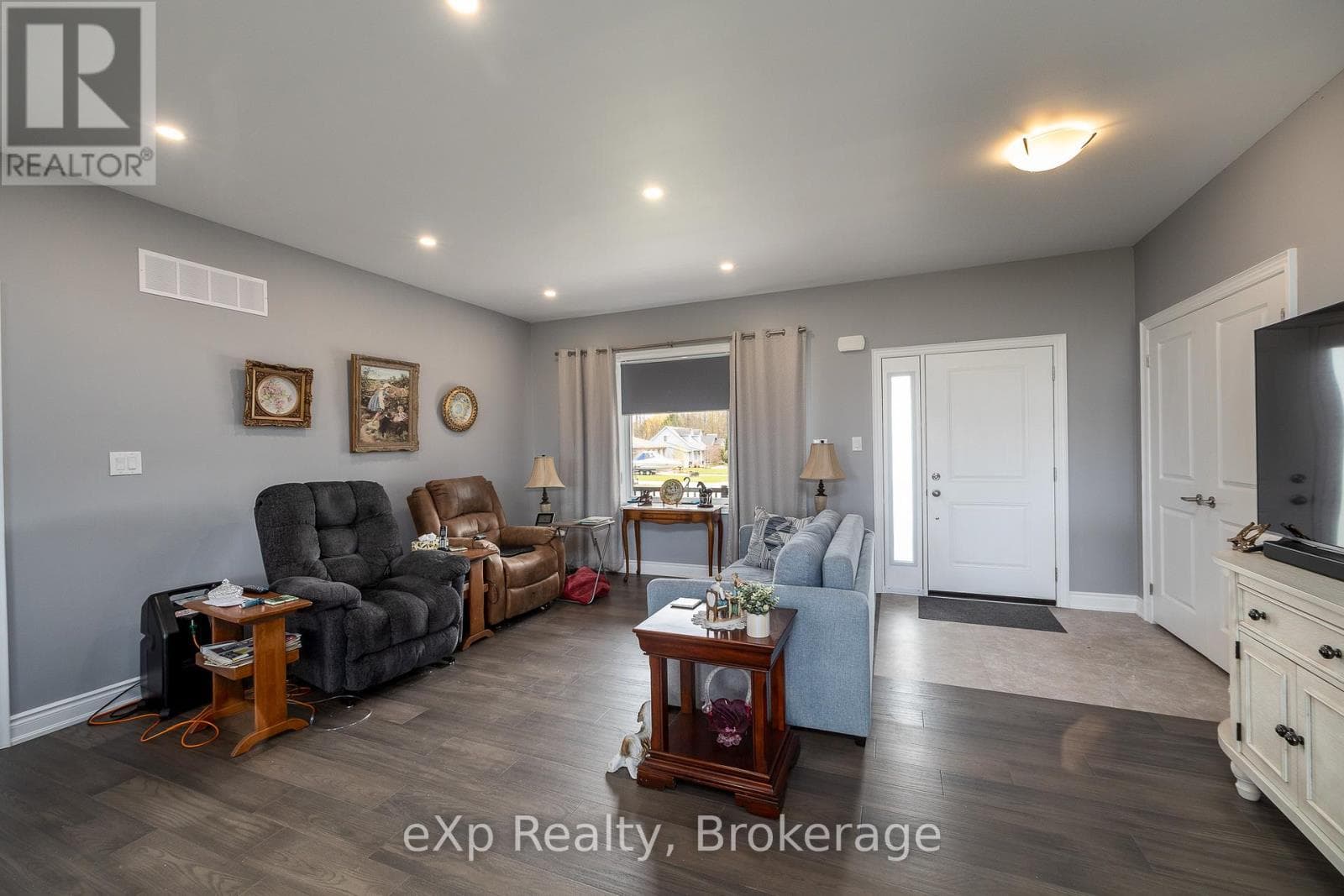 43 COUNTRY CRESCENT, OnePoint — photo 4