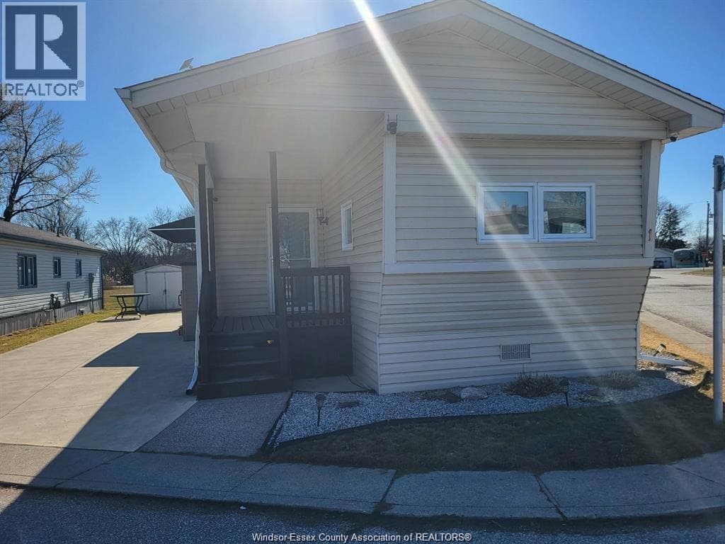 1 WILDER South Unit# MOBILE HOME ONLY, Windsor — photo 2