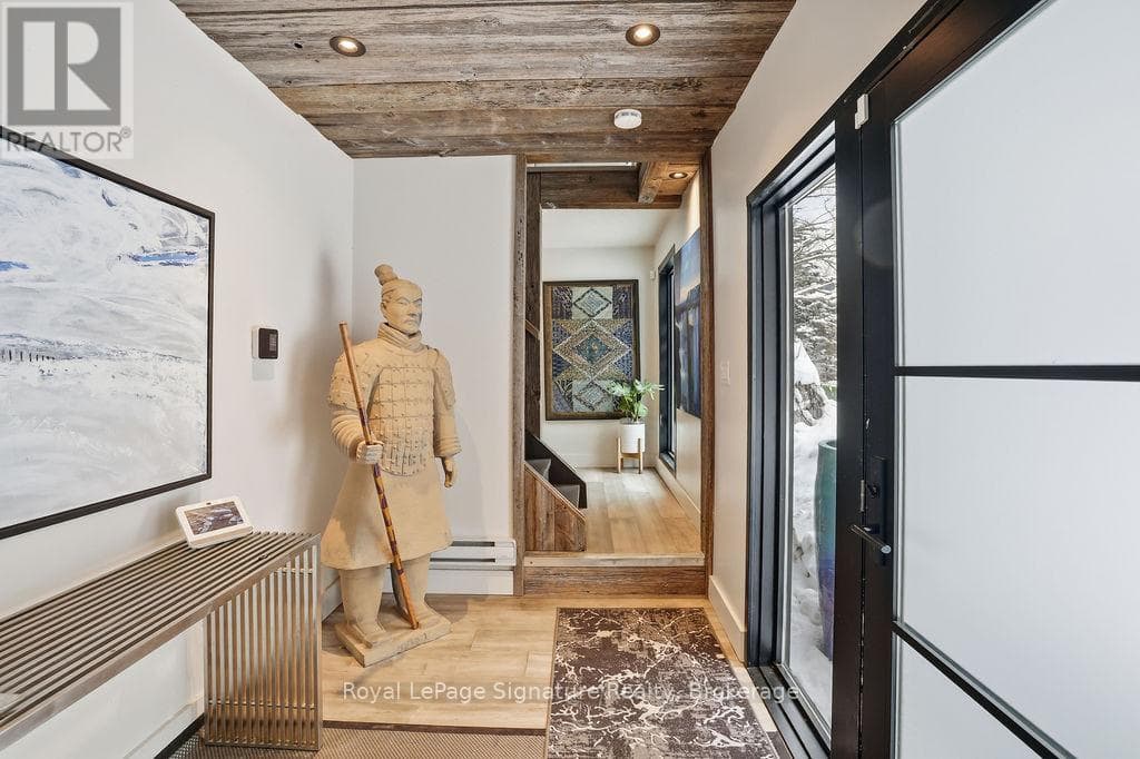 194552 13 GREY ROAD, OnePoint — photo 3