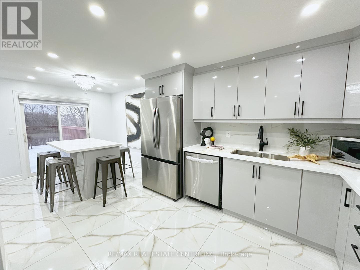498 BANKSIDE DRIVE, Toronto — photo 5