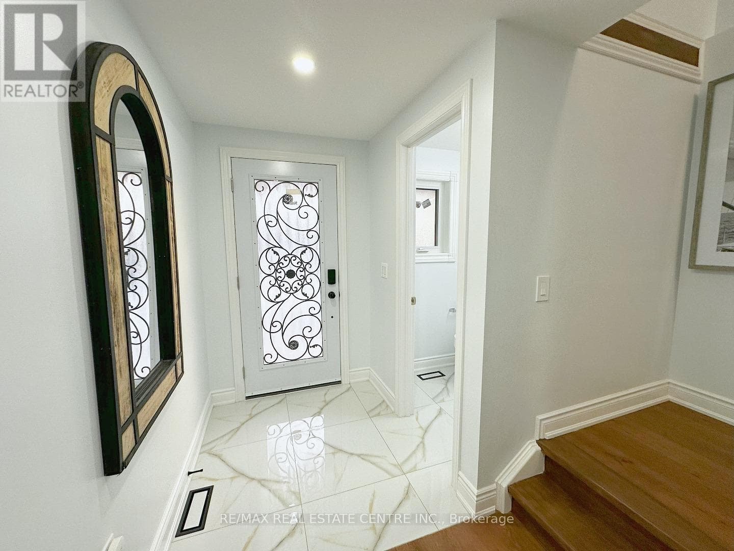 498 BANKSIDE DRIVE, Toronto — photo 2