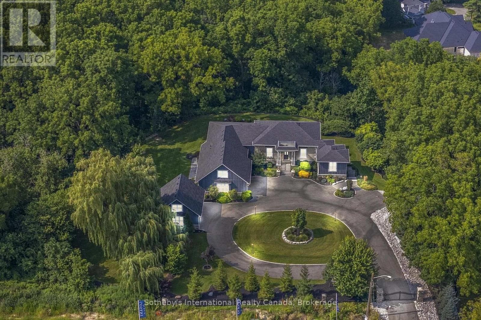 24 BARKER STREET, Oakville-Milton — photo 2