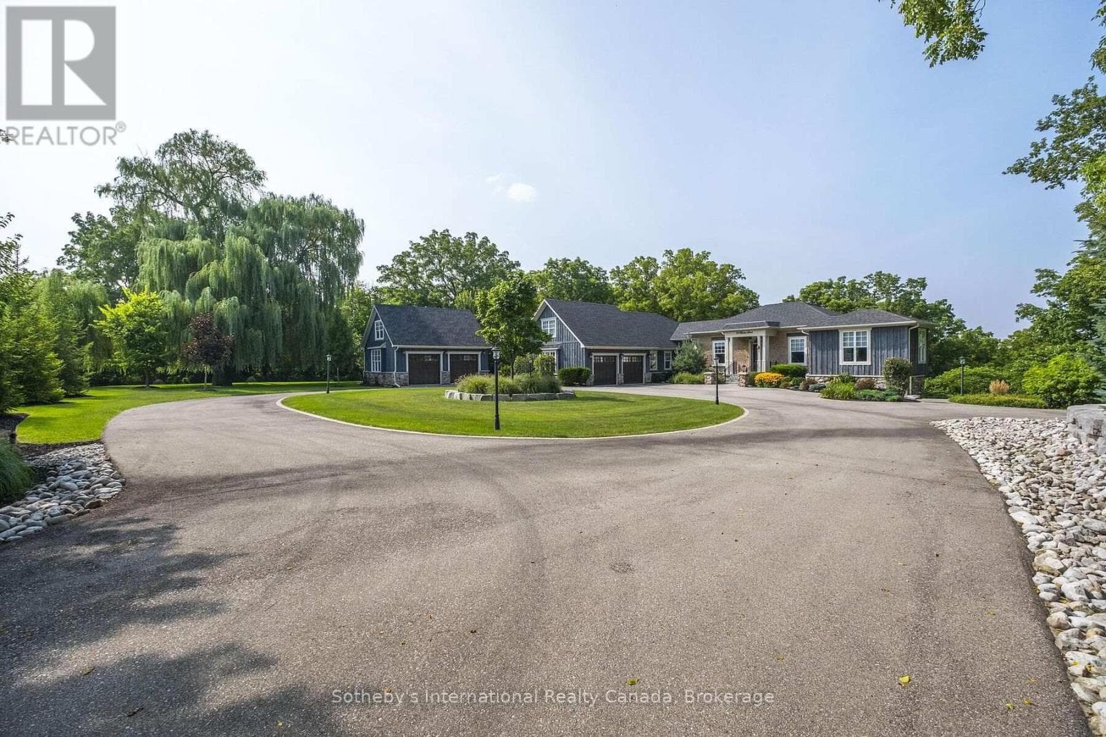24 BARKER STREET, Oakville-Milton — photo 3