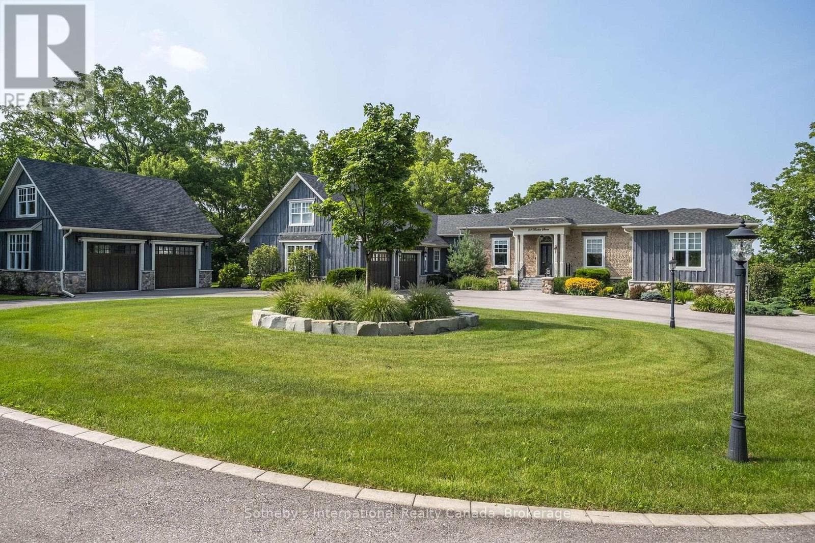 24 BARKER STREET, Oakville-Milton — photo 4