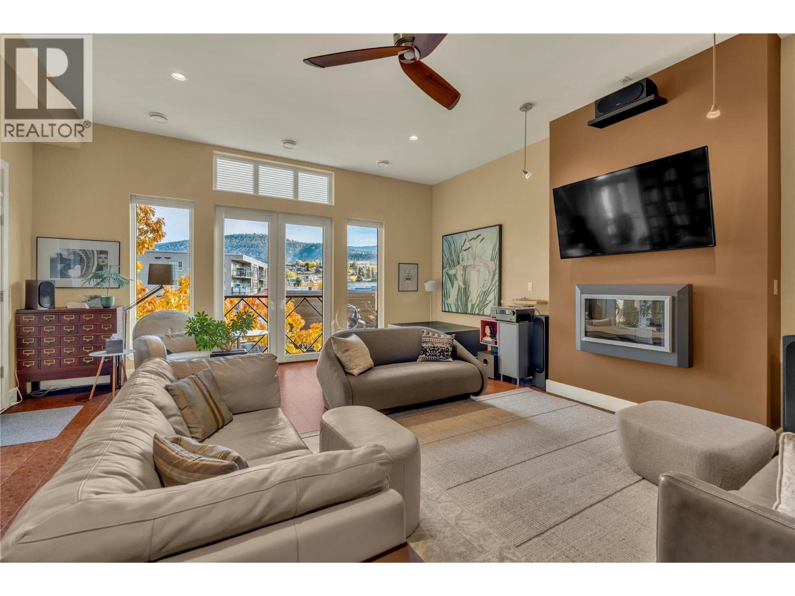 255 Main Street Unit# 301, Interior REALTORS® — photo 3