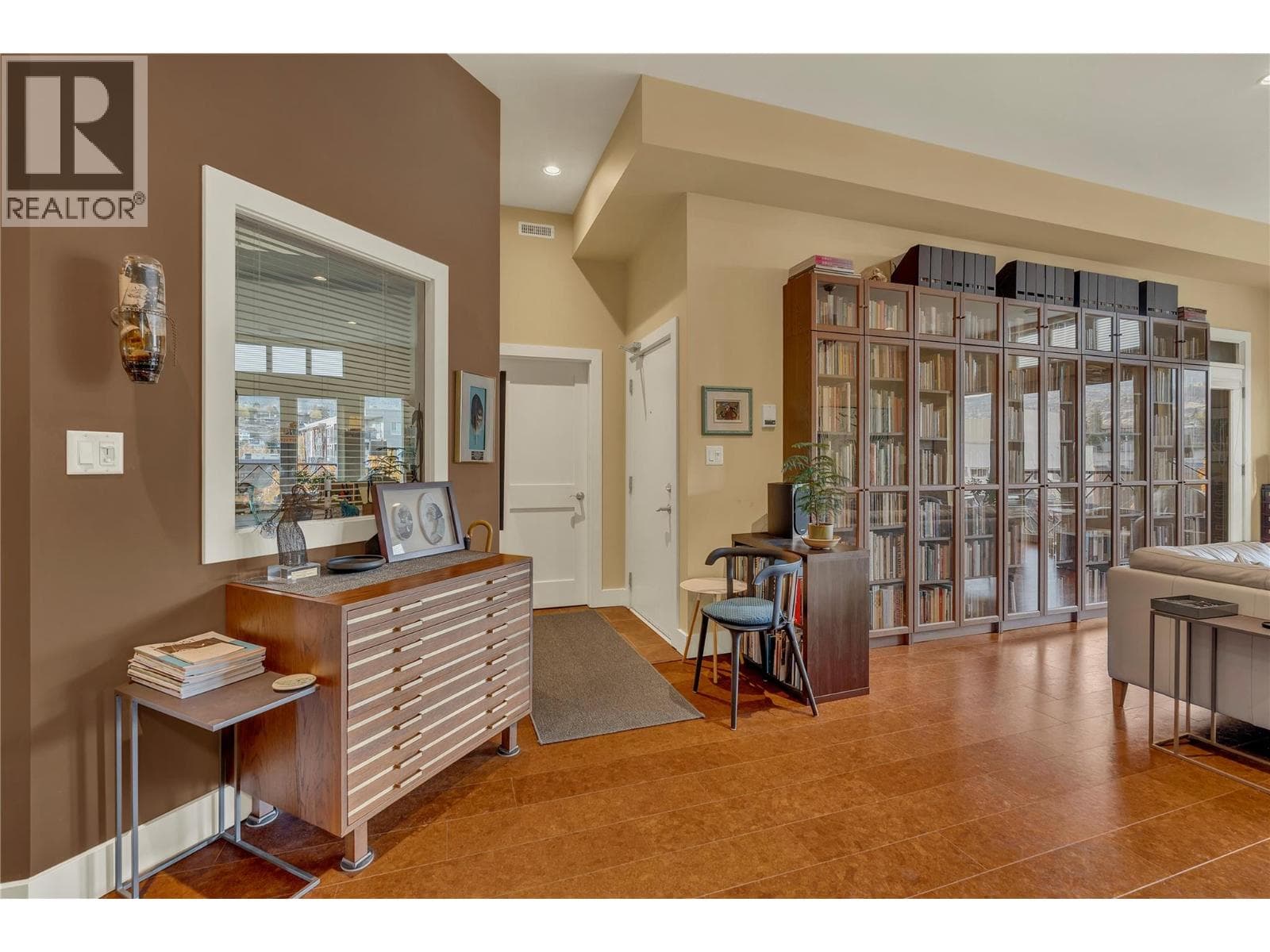 255 Main Street Unit# 301, Interior REALTORS® — photo 4