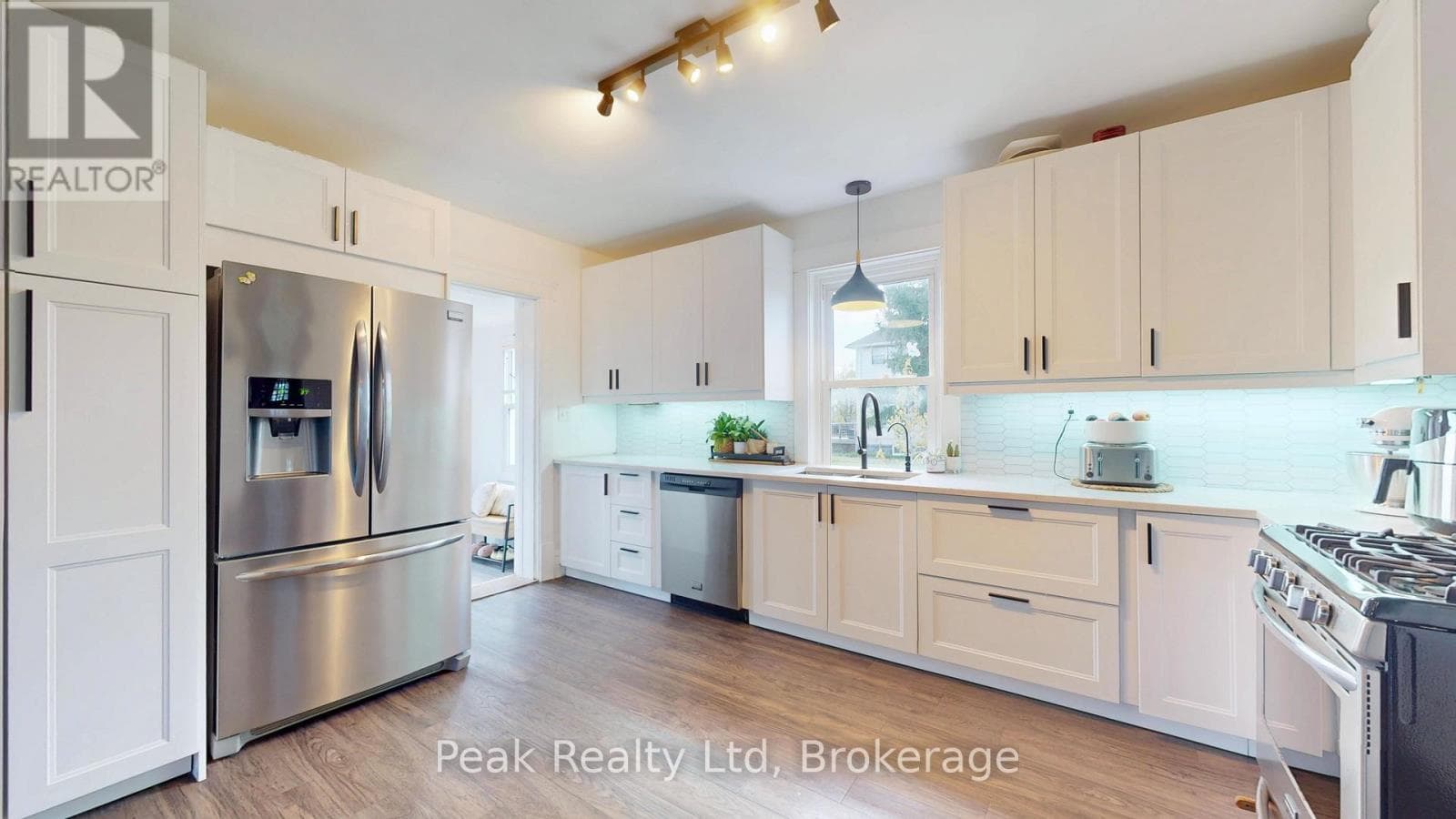 236 HURON ROAD, OnePoint — photo 5