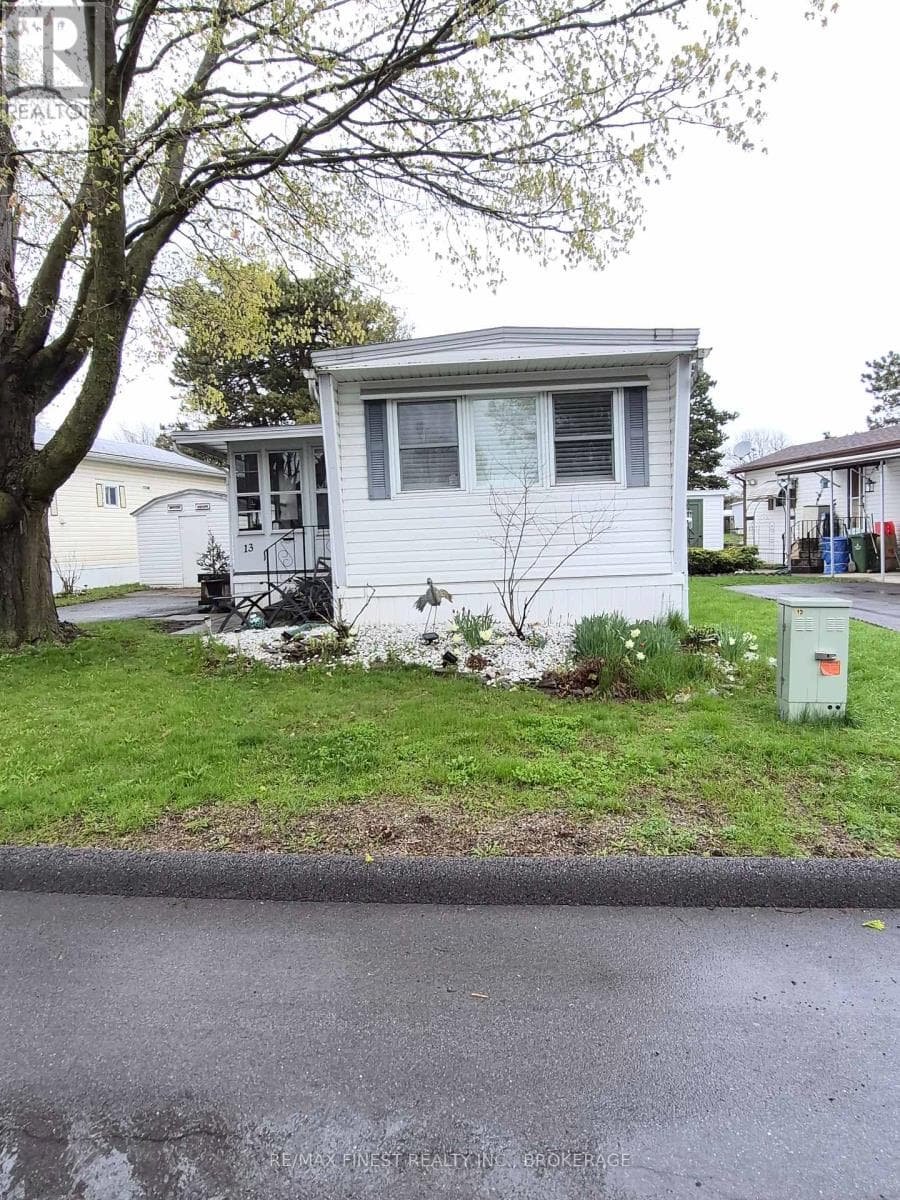 13 WENTWORTH DRIVE, Kingston — photo 2