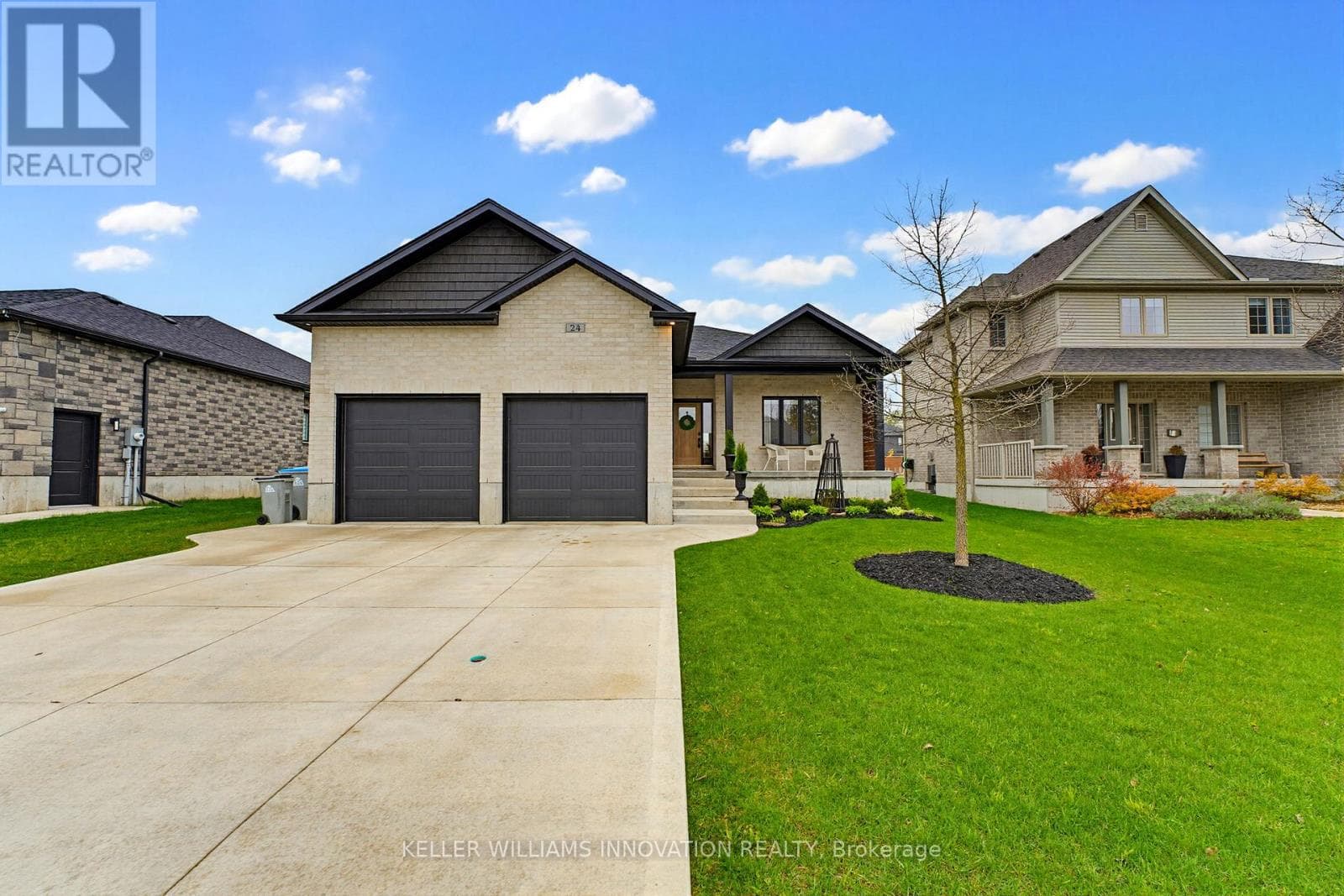 24 GILMER CRESCENT, Toronto — photo 3