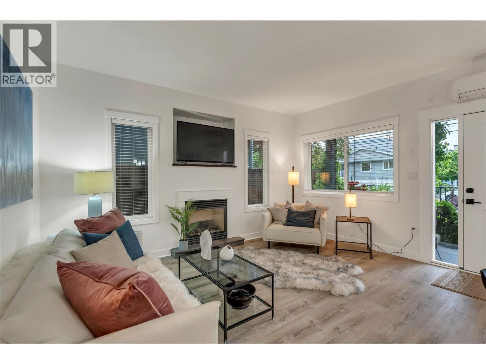 442 ALEXANDER AVE Avenue Unit# 101, Interior REALTORS® — photo 2