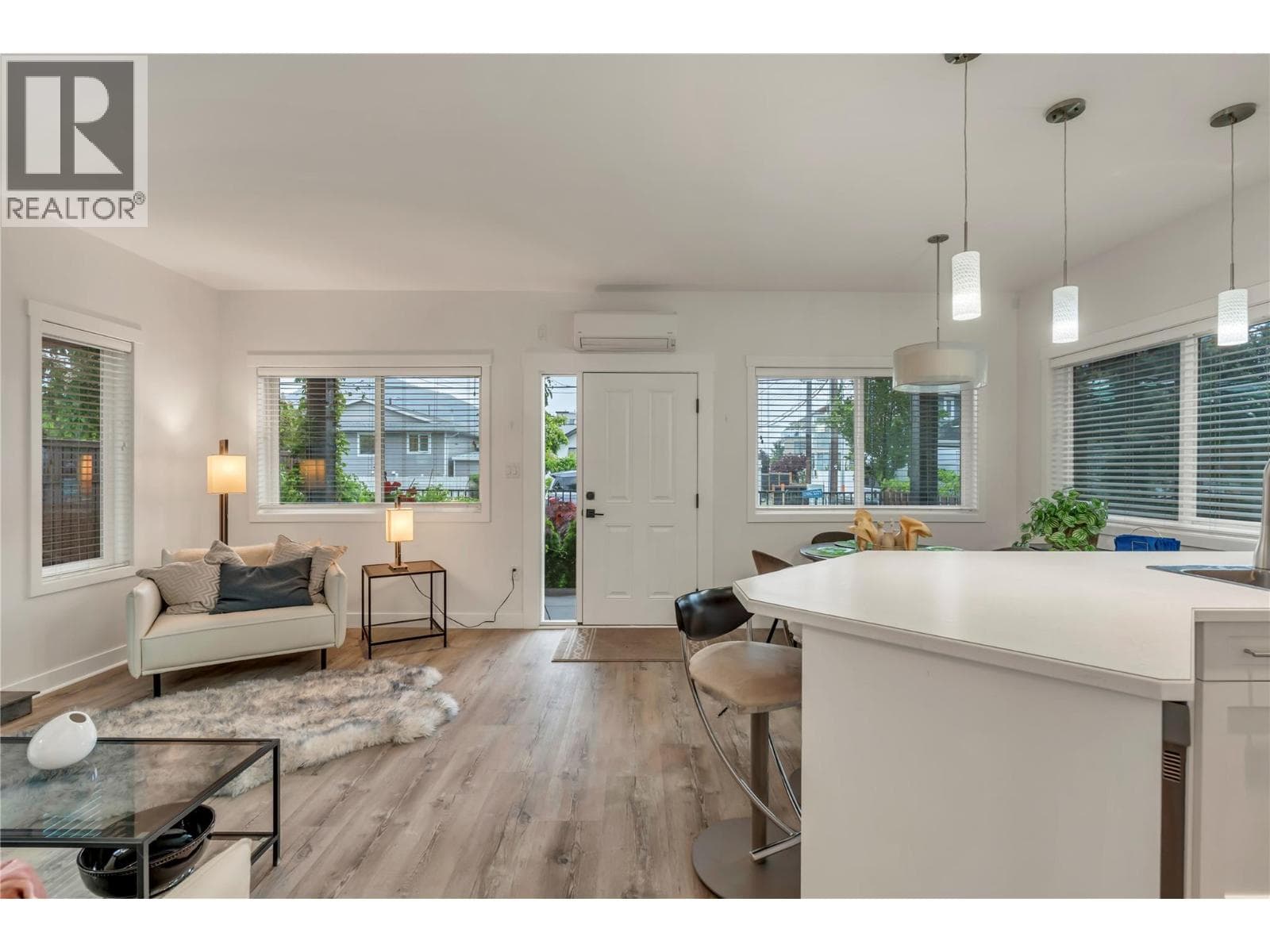 442 ALEXANDER AVE Avenue Unit# 101, Interior REALTORS® — photo 4