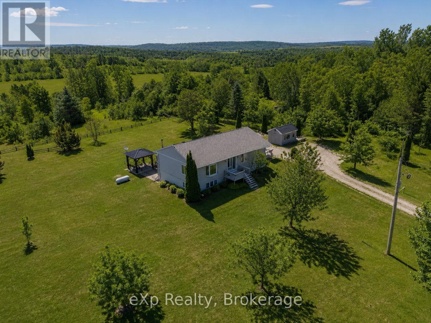 585206 10A SIDE ROAD in 