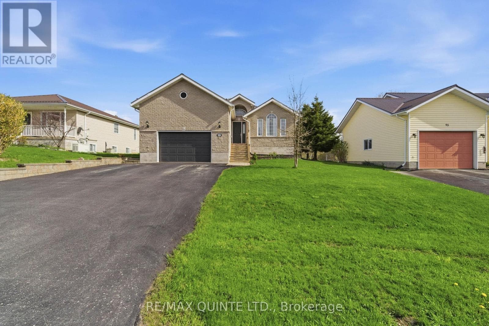 99 MCKENZIE STREET, Central Lakes — photo 2