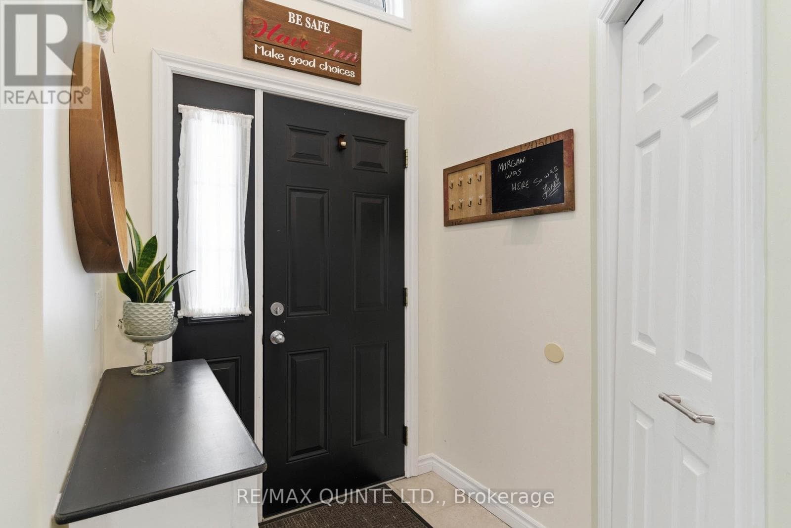 99 MCKENZIE STREET, Central Lakes — photo 4