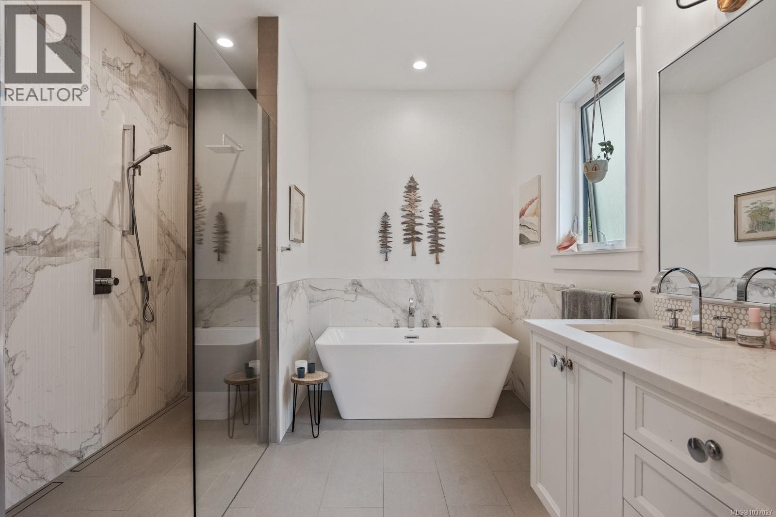 4033 BUCKSTONE ROAD, Vancouver Island — photo 3